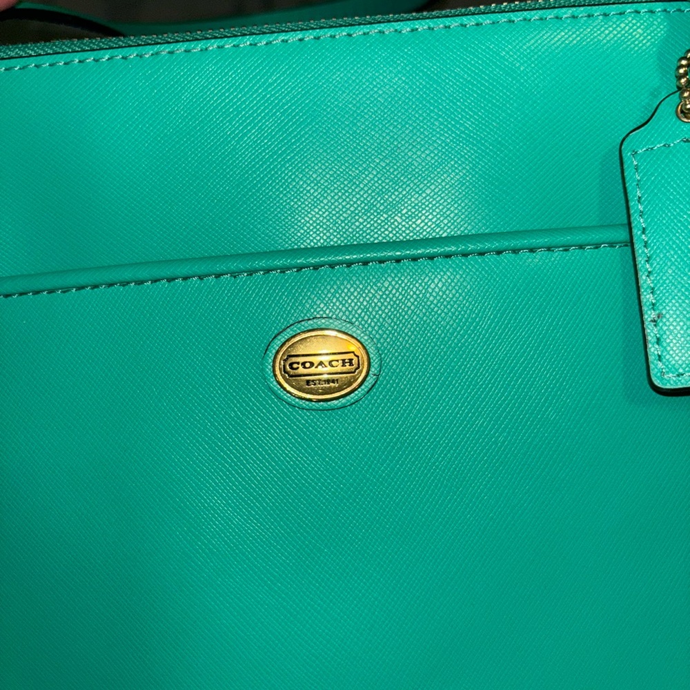 Coach F25669 Peyton leather jordan double zip carryall - Picture 2 of 8